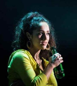 Rebecca-Smith-in-Othello-by-NYT-in-association-with-Frantic-Assembly-at-the-Ambassadors-Theatre-CREDIT-Helen-Murray-min